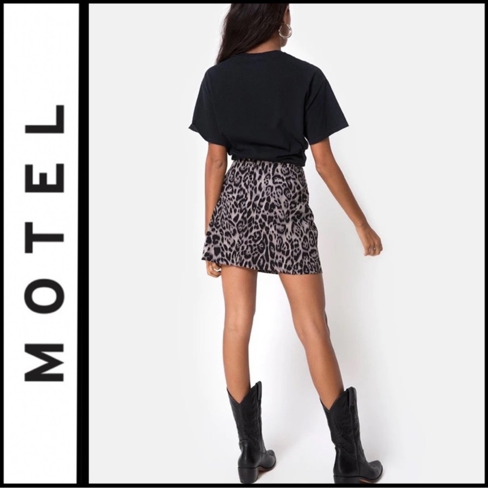 Motel Leopard Print Sheny Mini Skirt XS Off Center Slit Animal Gray Black - Picture 6 of 15